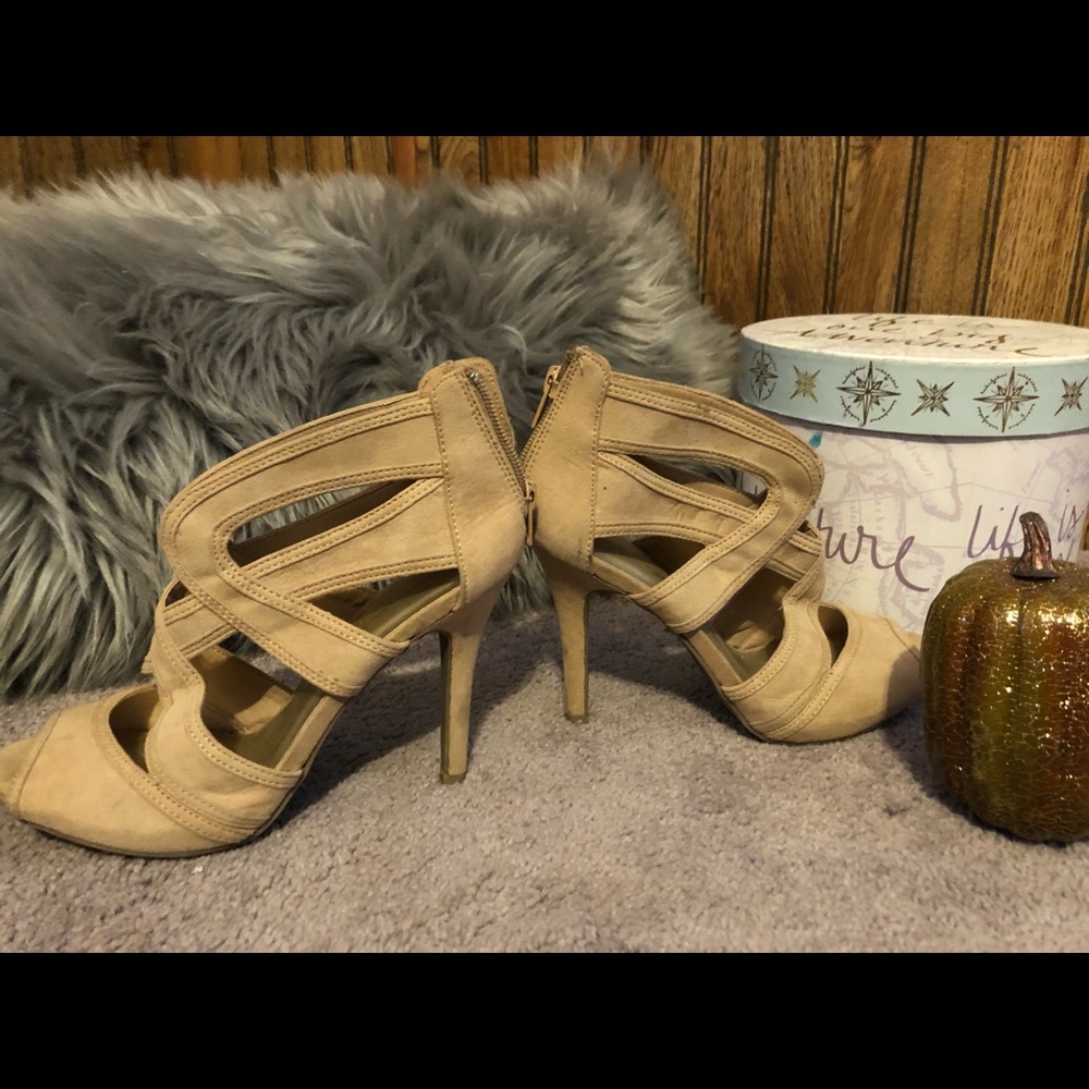 Open toe heels - Picture 2 of 3